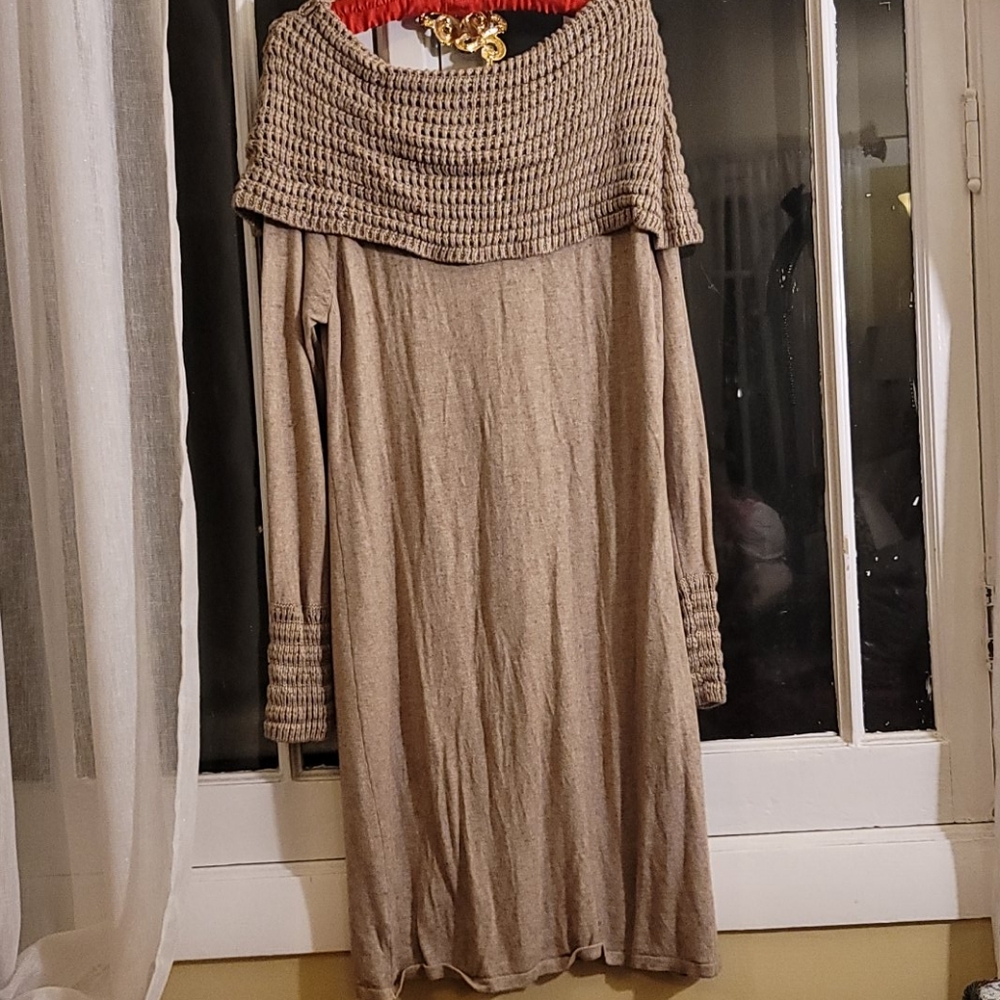 Dress - Picture 6 of 6